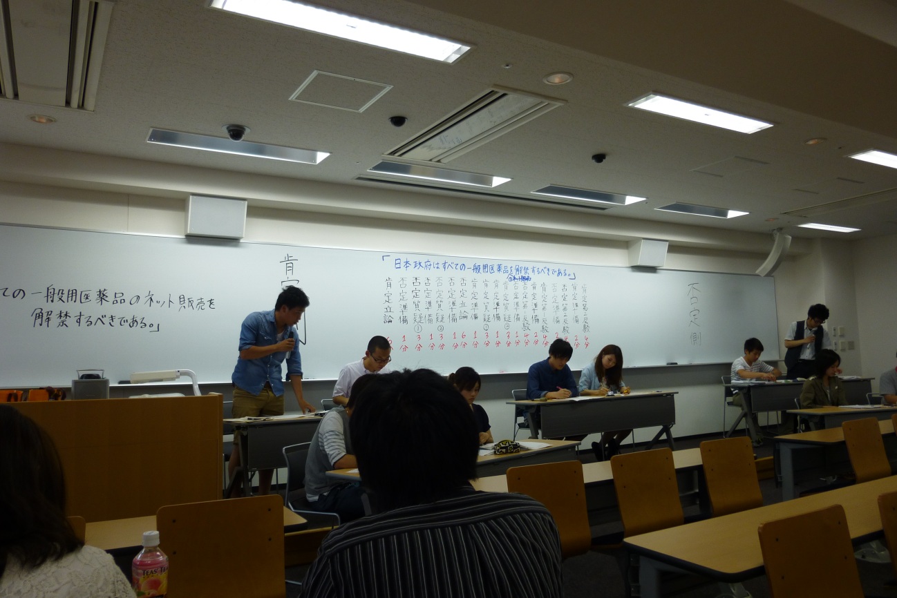 第一尋問をしている中村