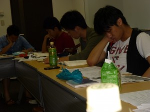 みんな寝てる。