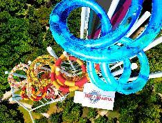 ウォータースライダー